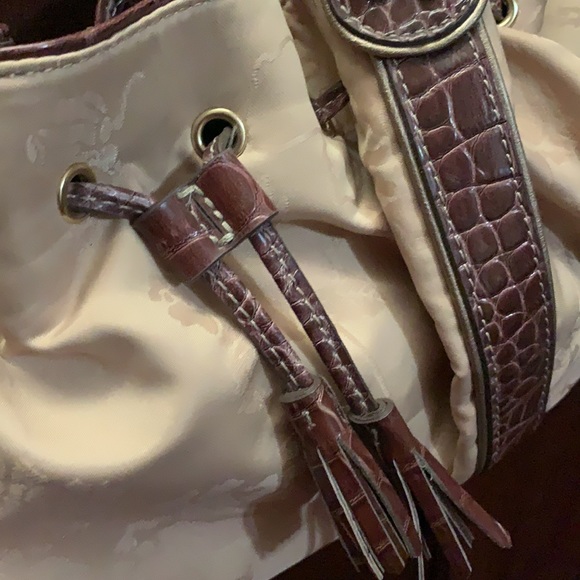 New Liz Claiborne Drawstring embellished handbag - Picture 3 of 7